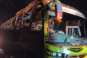 রাজধানীতে ১২ ঘণ্টায় সাতটি গাড়িতে অ’গ্নিকা’ণ্ড