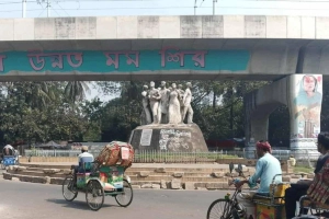 ফাঁকা ক্যাম্পাস, শান্ত ঢাবি: শিক্ষার্থীদের উপস্থিতি কমেছে