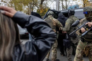 যুক্তরাষ্ট্রে ট্রাম্প অভিযানে আটক ৬১৫ জনকে মুক্তির নির্দেশ