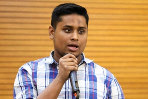 মনোনয়ন ফর্ম সংগ্রহ করেছেন হাসনাত, লড়বেন যে আসনে