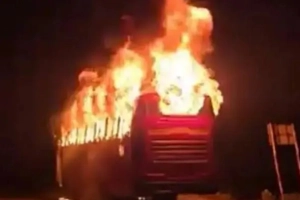 'বাড্ডায় বাসে আগুন লাগার খবরটি অসত্য'