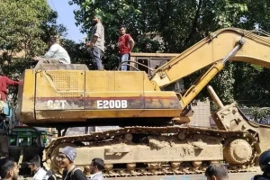 রায় ঘোষণার পর ধানমন্ডি ৩২ গুঁড়িয়ে দেবে জুলাই আন্দোলনকারীরা