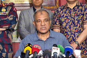 বিজয় দিবসে প্যারেড বন্ধ : নিরাপত্তা ঝুঁকি নেই, আশ্বস্ত স্বরাষ্ট্র উপদেষ্টা