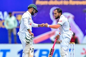 মুশফিকের সেঞ্চুরি লিটেনের হাফ-সেঞ্চুরি: দিনের শুরুটা চমৎকার, দেখুন স্কোর-LIVE