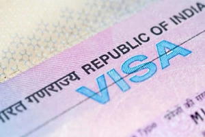 বাংলাদেশীদের জন্য পুনরায় ভিসা চালু করেছে ভারত