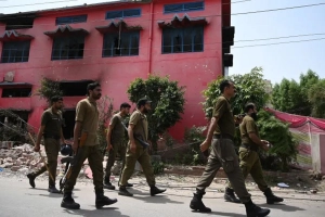 লাহোরে গ্লু ফ্যাক্টরিতে ভয়াবহ বিস্ফোরণ