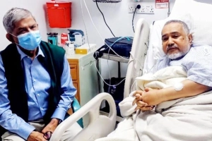 
হাসপাতালে জামায়াত নেতাকে দেখতে গেলেন মির্জা ফখরুল