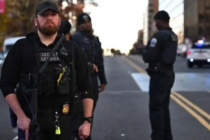 
যুক্তরাষ্ট্রে আফগানদের অভিবাসন ‘এল অনির্দিষ্টকালের জন্য বন্ধ