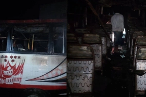 ঢাকার ধামরাইয়ে পার্কিং করা বাসে আ গু ন