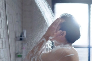 জুমার দিনে পবিত্রতার গুরুত্ব: গোসল নিয়ে ইসলামিক দৃষ্টিভঙ্গি