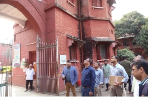 ভূমিকম্প পরবর্তী ঢাবির ৮ হল পরিদর্শন বুয়েট বিশেষজ্ঞদের