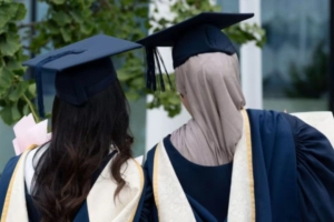 হঠাৎ ব্রিটেনের ৯ বিশ্ববিদ্যালয় কেন বাংলাদেশিদের ভর্তি বন্ধ করল?