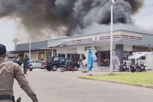 কম্বোডিয়ায় হামলা চালাল থাই যুদ্ধবিমান