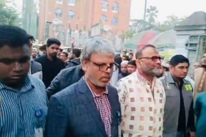 ওসমান হাদীকে দেখতে হাসপাতালে ঢাবি উপাচার্য ও প্রক্টর