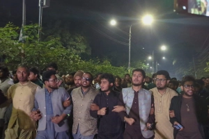 ওসমান হাদীকে গু'লি করায় ডাকসুর বিক্ষোভ মিছিল