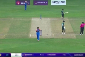 ভারত বনাম পাকিস্তান: খেলাটি সরাসরি দেখুন (LIVE)