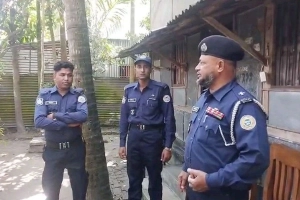 হাদির গ্রামের বাড়িতে নিরাপত্তা জোরদারে ২৪ ঘণ্টা পুলিশ পাহারা