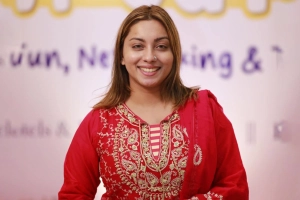 হাদির আসনে প্রার্থী হওয়ার ঘোষণা মডেল মেঘনা আলমের