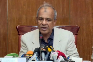 ওসমান হাদির জন্য দেশবাসীর দোয়া চাইলেন স্বরাষ্ট্র উপদেষ্টা