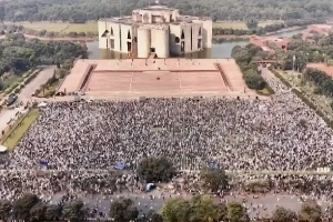 লাখো মানুষের উপস্থিতিতে সম্পন্ন হলো ওসমান হাদির জানাজা