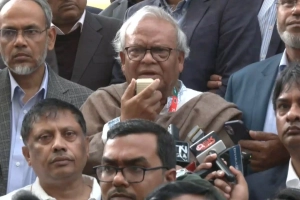 তারেক রহমানের নিরাপত্তার প্রাথমিক দায়িত্ব সরকারের, এরপর দলের: রিজভী