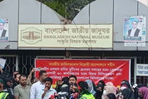 হাদি হ'ত্যা: ৩০ কার্যদিবসের মধ্যে বিচারের আল্টিমেটাম ইনকিলাব মঞ্চের