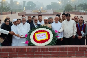 জাতীয় স্মৃতিসৌধে তারেক রহমানের পক্ষে বীর শহীদদের প্রতি শ্রদ্ধা