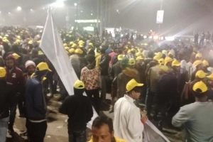 তারেক রহমানের অপেক্ষায় সাভারে লাখো মানুষের ঢল