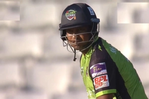 চলছে সিলেট বনাম নোয়াখালীর ম্যাচ: দেখুন সরাসরি (LIVE)