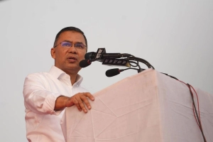 ঢাকা-১৭ আসন থেকে নির্বাচনে লড়বেন তারেক রহমান, মনোনয়নপত্র সংগ্রহ