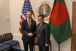 
মার্কিন বাণিজ্য প্রতিনিধির সঙ্গে নিরাপত্তা উপদেষ্টার বৈঠক