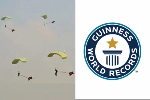 ৫৪ পতাকাসহ প্যারাট্রুপিংয়ে গিনেস ওয়ার্ল্ড রেকর্ড গড়ল বাংলাদেশ