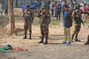 গাজীপুরে মাছের জালে উঠে এল ককটেলভর্তি ব্যাগ, এলাকায় আতঙ্ক