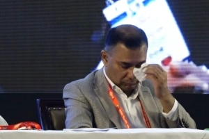 গুম হওয়া স্বজনদের সাথে কাঁদলেন তারেক রহমান