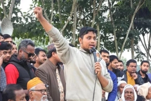 এই বয়সেই মৃত্যুর পরোয়ানা মাথায় নিয়ে চলতে হচ্ছে: হাসনাত