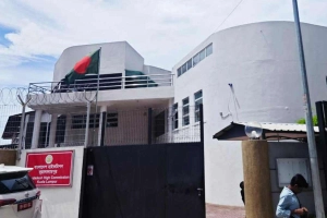 মালয়েশিয়ায় প্রবাসীদের পোস্টাল ব্যালট নিয়ে জরুরি নির্দেশনা