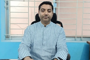 ঢাকা-১৩ আসনে ধানের শীষ পেলেন ববি হাজ্জাজ