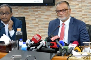 এবার রোজায় পণ্যের দাম কম থাকবে: বাণিজ্য উপদেষ্টা