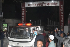 সাদ্দামের স্ত্রী-সন্তানের লাশ দেখা নিয়ে যা জানাল জেলা প্রশাসন