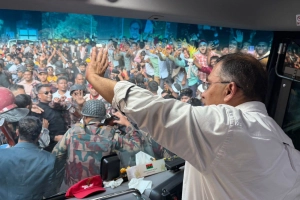 ২০ বছর পর মায়ের জন্মভূমিতে তারেক রহমান, ফেনীতে জনসমুদ্র