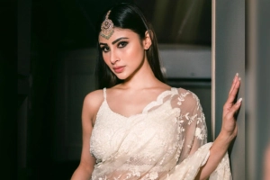 প্রকাশ্যে শারীরিক হেনস্তার শিকার বলিউড অভিনেত্রী