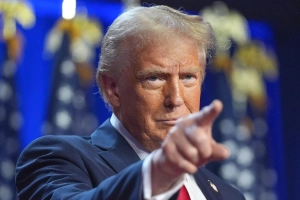 ইরানে আগের চেয়েও বড় হা-ম-লার হুমকি দিলেন ট্রাম্প