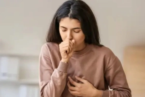 হলুদ বা সবুজ কফ মানেই বিপদ? যা বলছেন চিকিৎসকরা