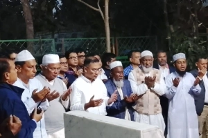 শহীদ আবু সাঈদের কবর জিয়ারত করলেন তারেক রহমান