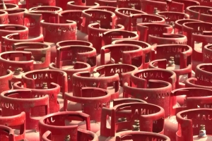 এলপিজি ১২ কেজি সিলিন্ডারের নতুন দাম নির্ধারণ