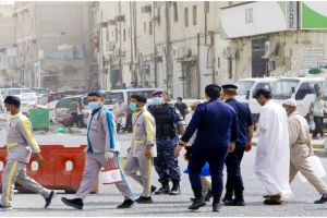 কুয়েতজুড়ে বিশেষ অভিযান, গ্রেপ্তার ৩৫০০