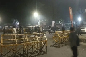 ইনকিলাব মঞ্চ-পুলিশ সং-ঘর্ষ: আহত ৯৬ জন ঢাকা মেডিকেলে