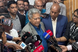 বন্দর জিম্মি, সরকার যাচ্ছে হার্ডলাইনে