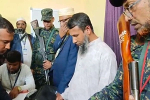 নড়িয়ায় টাকাভর্তি ব্যাগসহ জামায়াত কর্মী গ্রেপ্তার