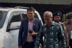 
নির্বাচন সামনে রেখে রাজধানীর থানাগুলোতে স্বরাষ্ট্র উপদেষ্টার পরিদর্শন